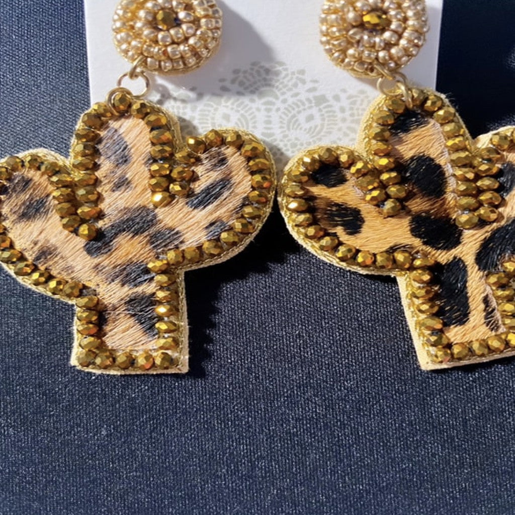 Pendientes occidentales con estampado de leopardo y cactus