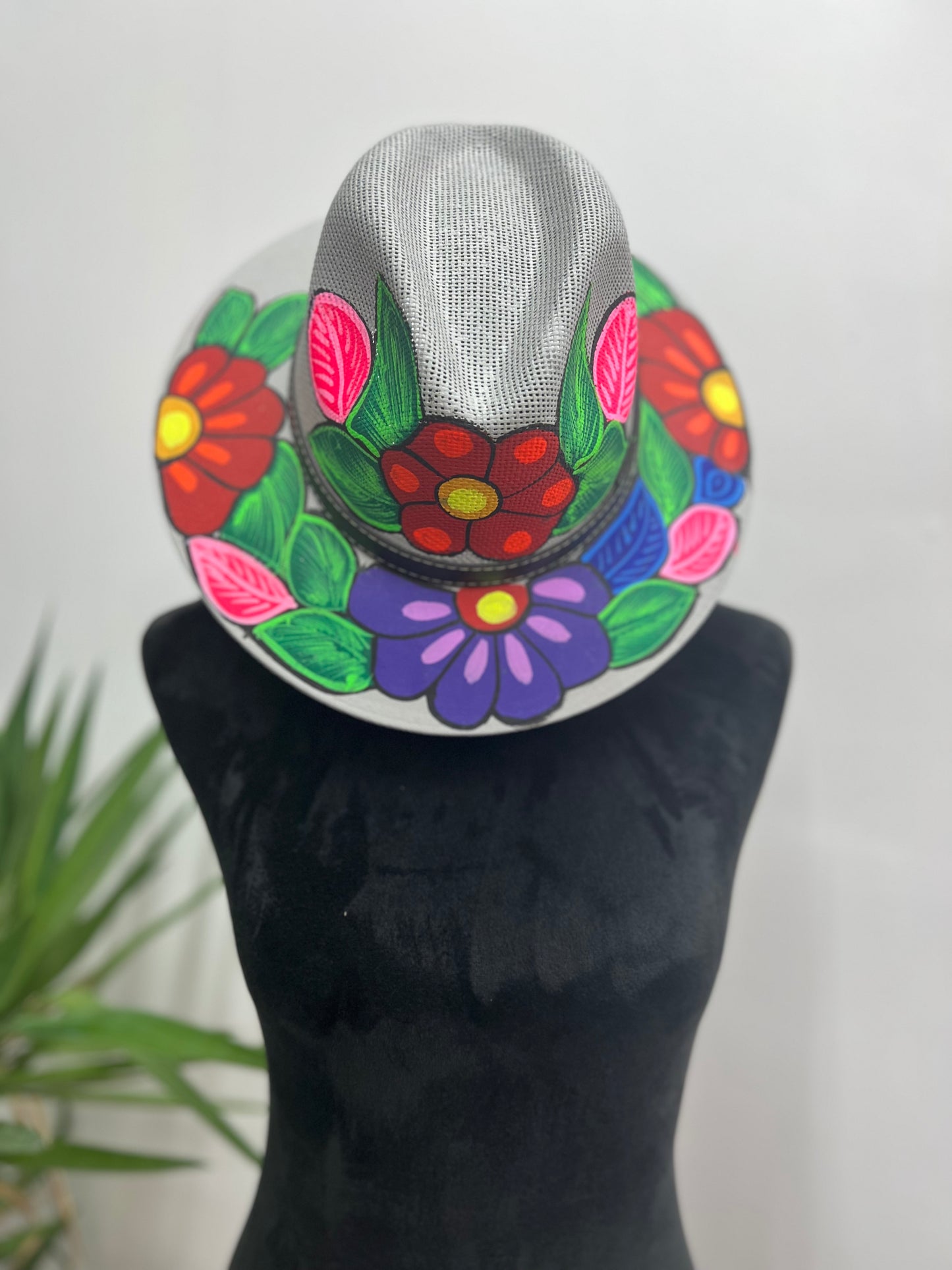 Sombreros Artesanales Grises Pintados A Mano Con Diseños