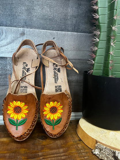 Huaraches con cordones de girasol