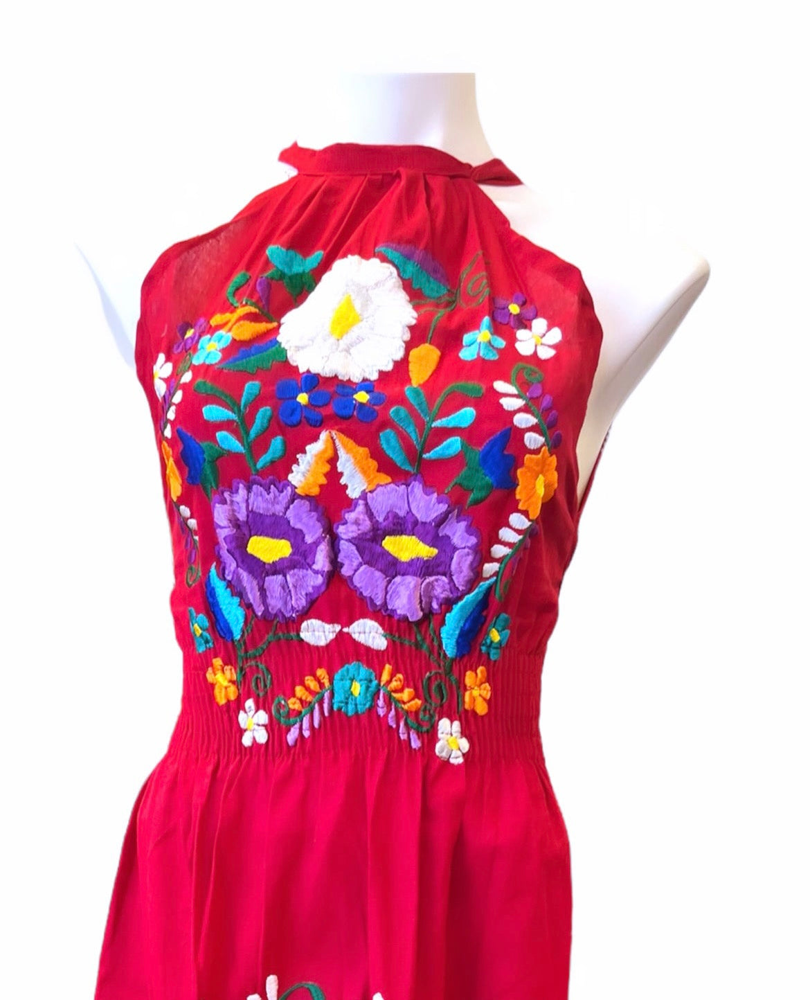 Vestido mexicano con abertura halter